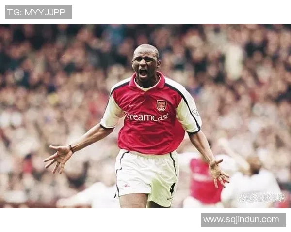 21号球衣的黑人足球明星背后的传奇故事与辉煌成就